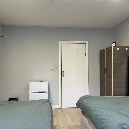 Sterne Street 4 Person Room London Bagian luar foto