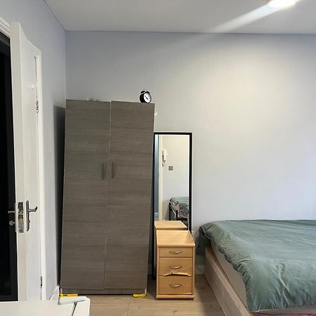 Sterne Street 4 Person Room London Bagian luar foto