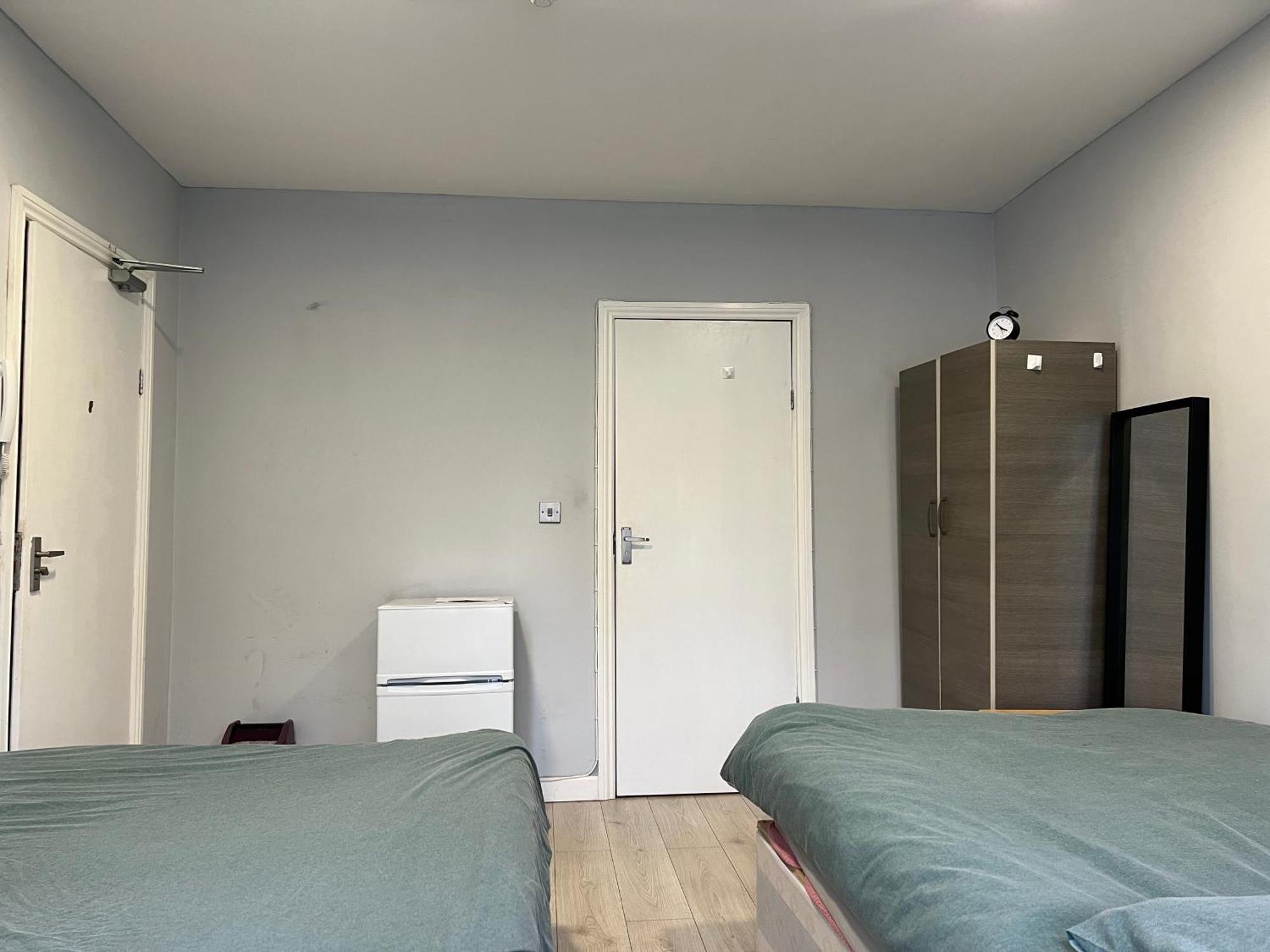 Sterne Street 4 Person Room London Bagian luar foto