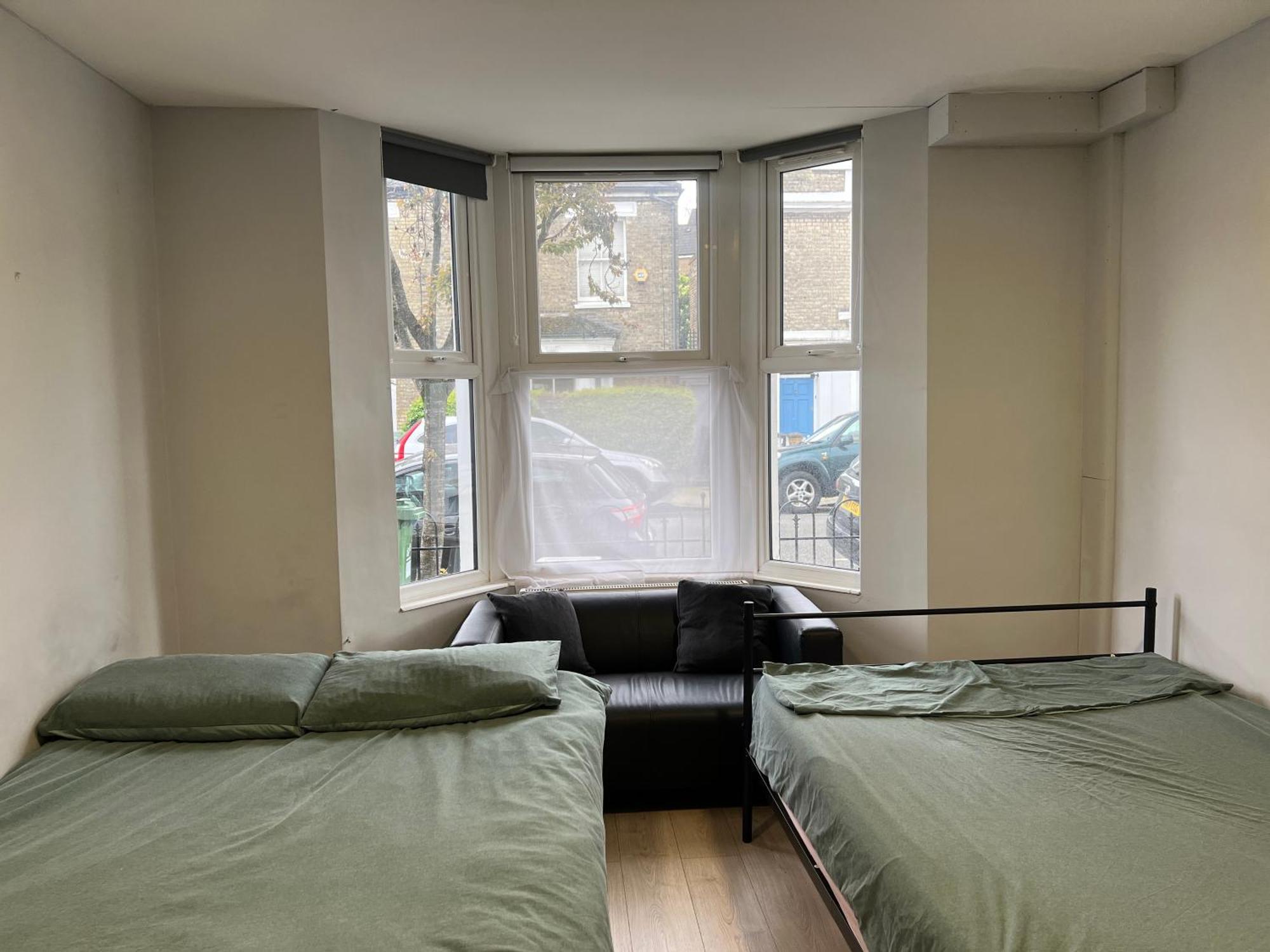 Sterne Street 4 Person Room London Bagian luar foto