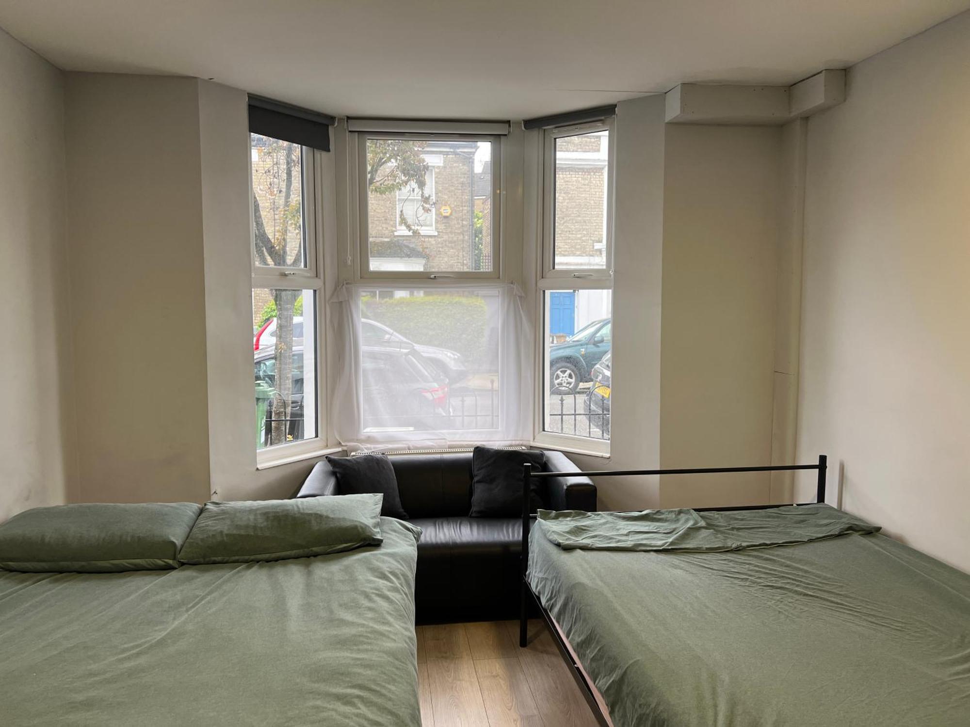 Sterne Street 4 Person Room London Bagian luar foto