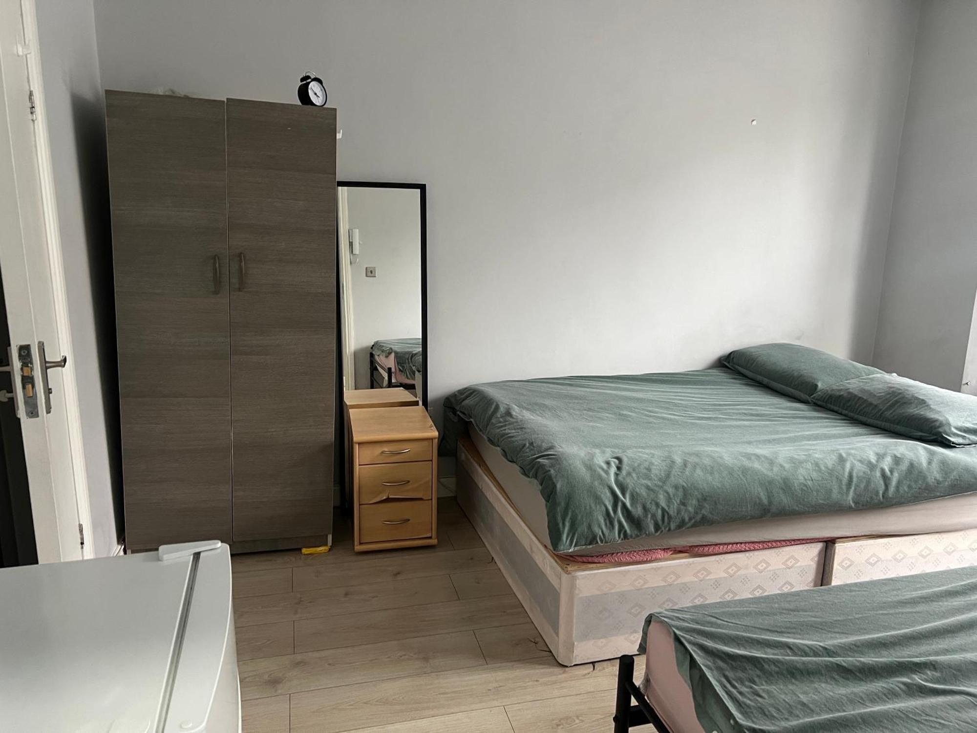 Sterne Street 4 Person Room London Bagian luar foto