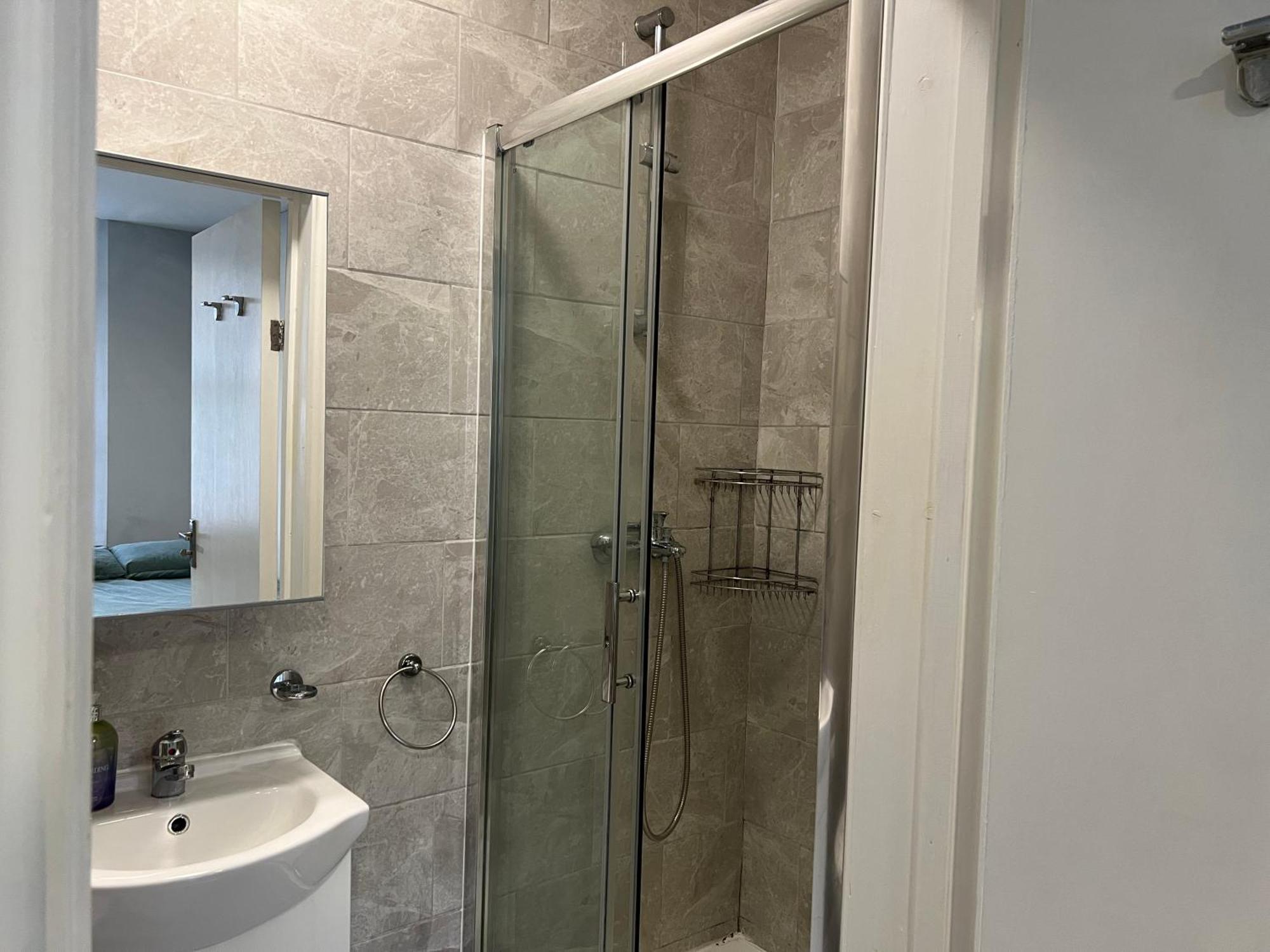Sterne Street 4 Person Room London Bagian luar foto