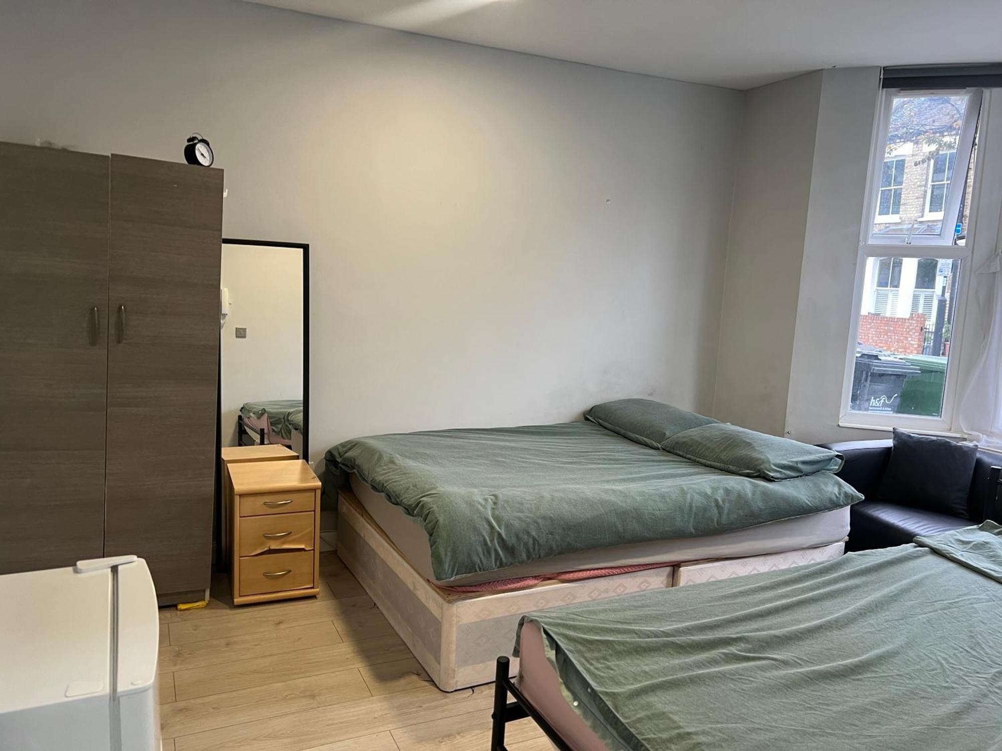 Sterne Street 4 Person Room London Bagian luar foto